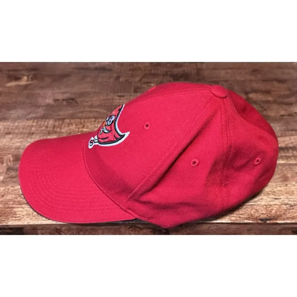 Vintage Reebok NFL Tampa Bay Buccaneers Flag Logo Cap Red Hat